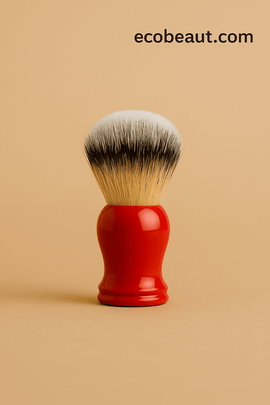 Complete men's shaving kit in a white travel pouch with razors, cream, and aftershave – ecobeaut.com