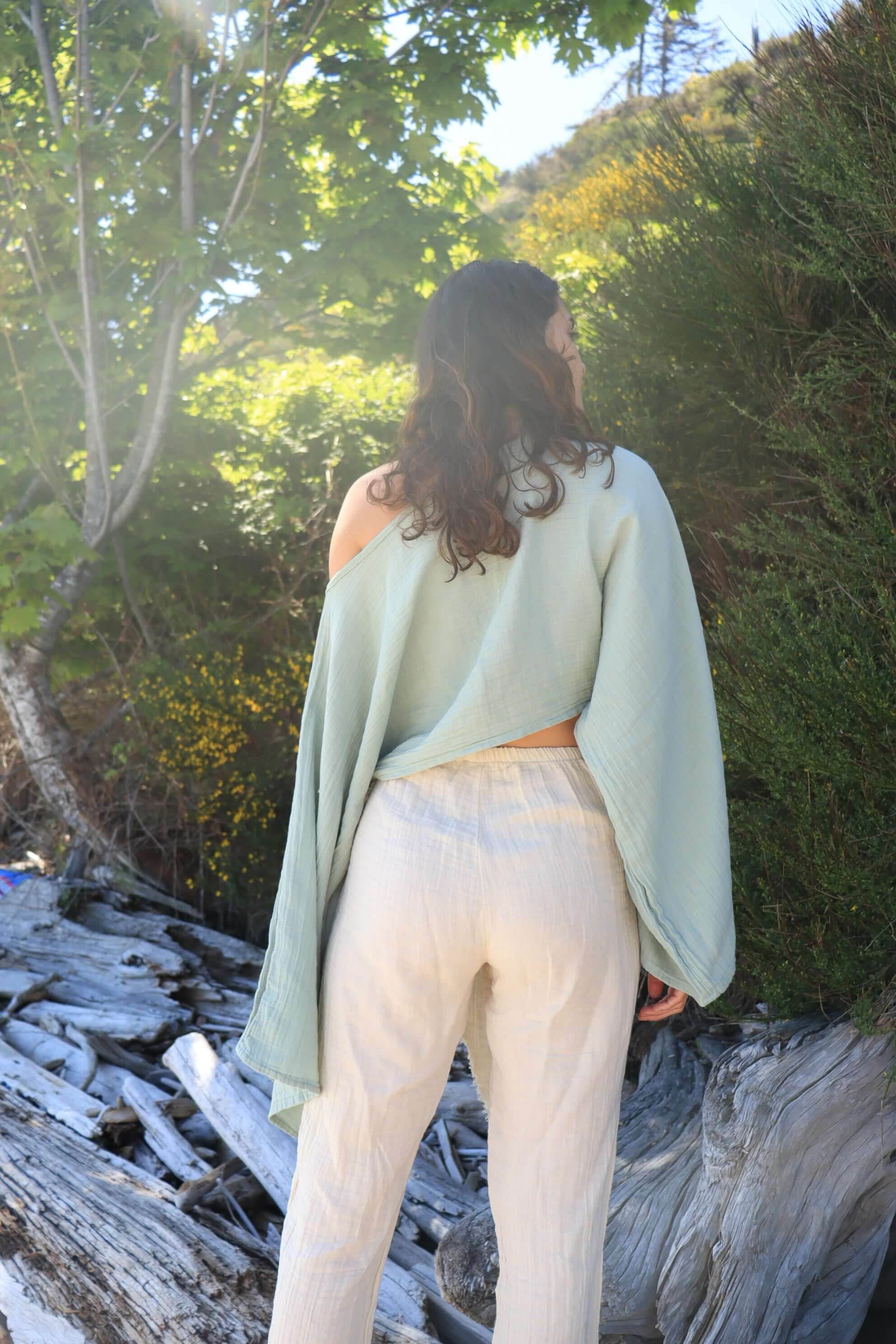 Organic Cotton Long Sleeve Crop Top – Sustainable, Soft, and Breathable