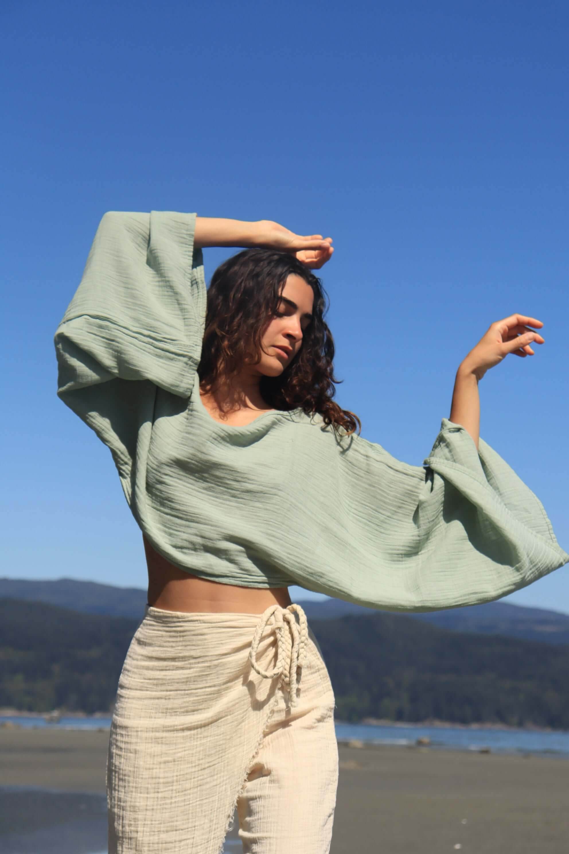 Organic Cotton Long Sleeve Crop Top – Sustainable, Soft, and Breathable