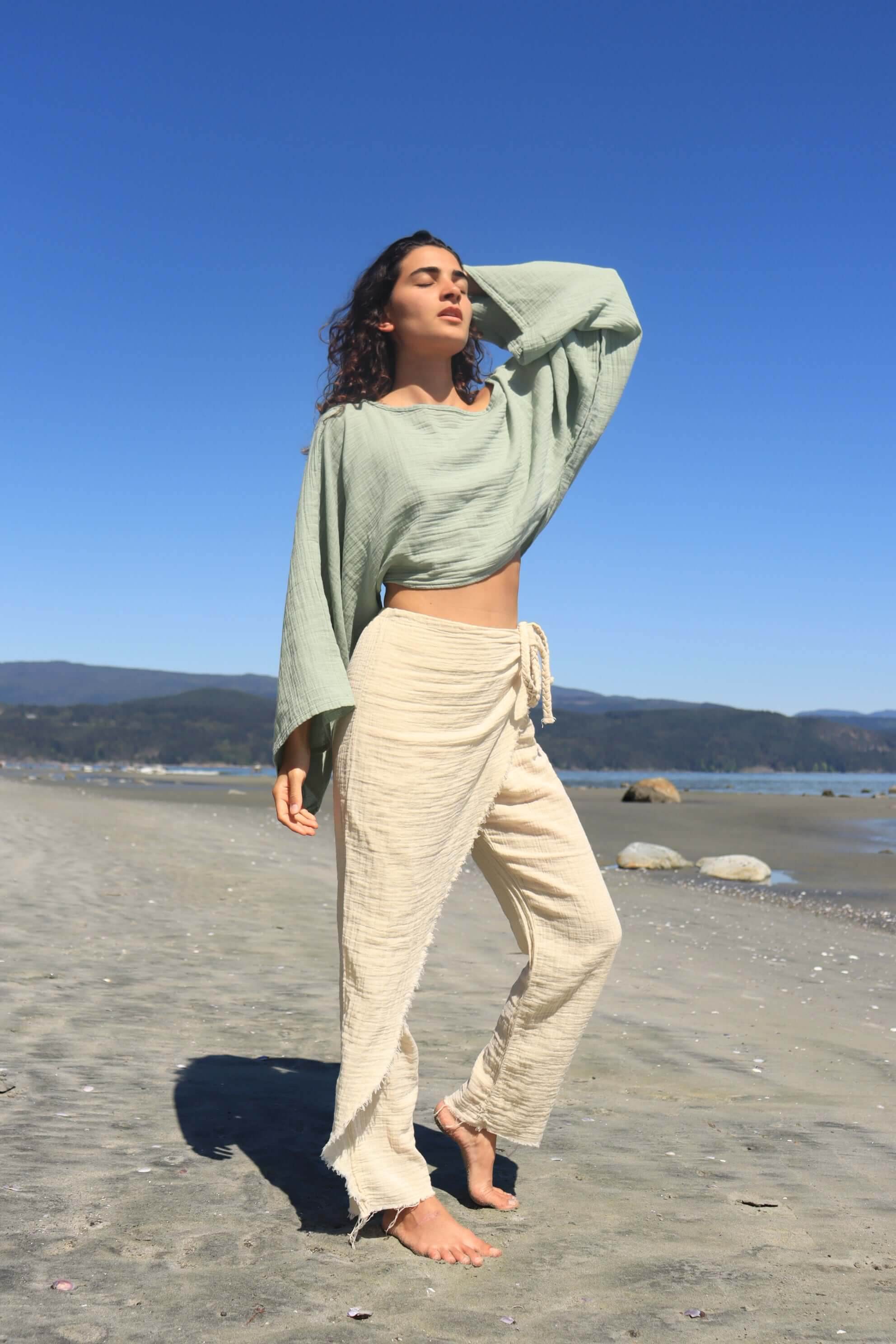 Organic Cotton Long Sleeve Crop Top – Sustainable, Soft, and Breathable